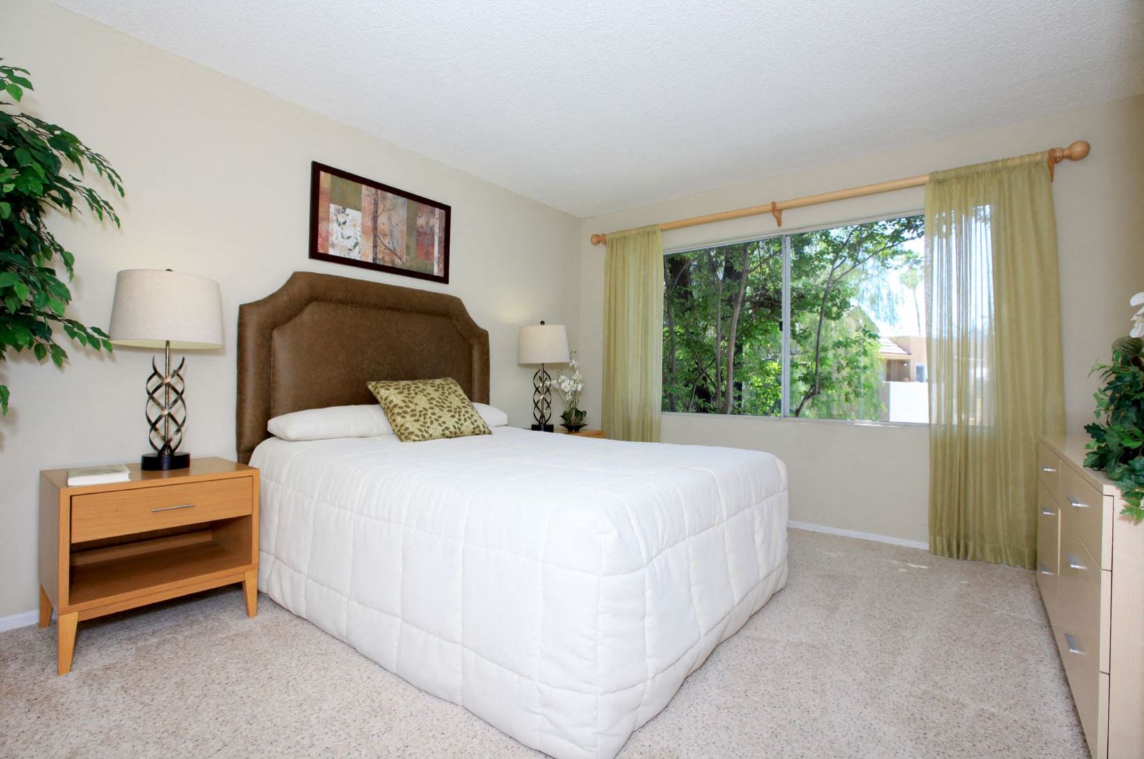 Floor plan for 2 beds, 2 baths, 860 sqft